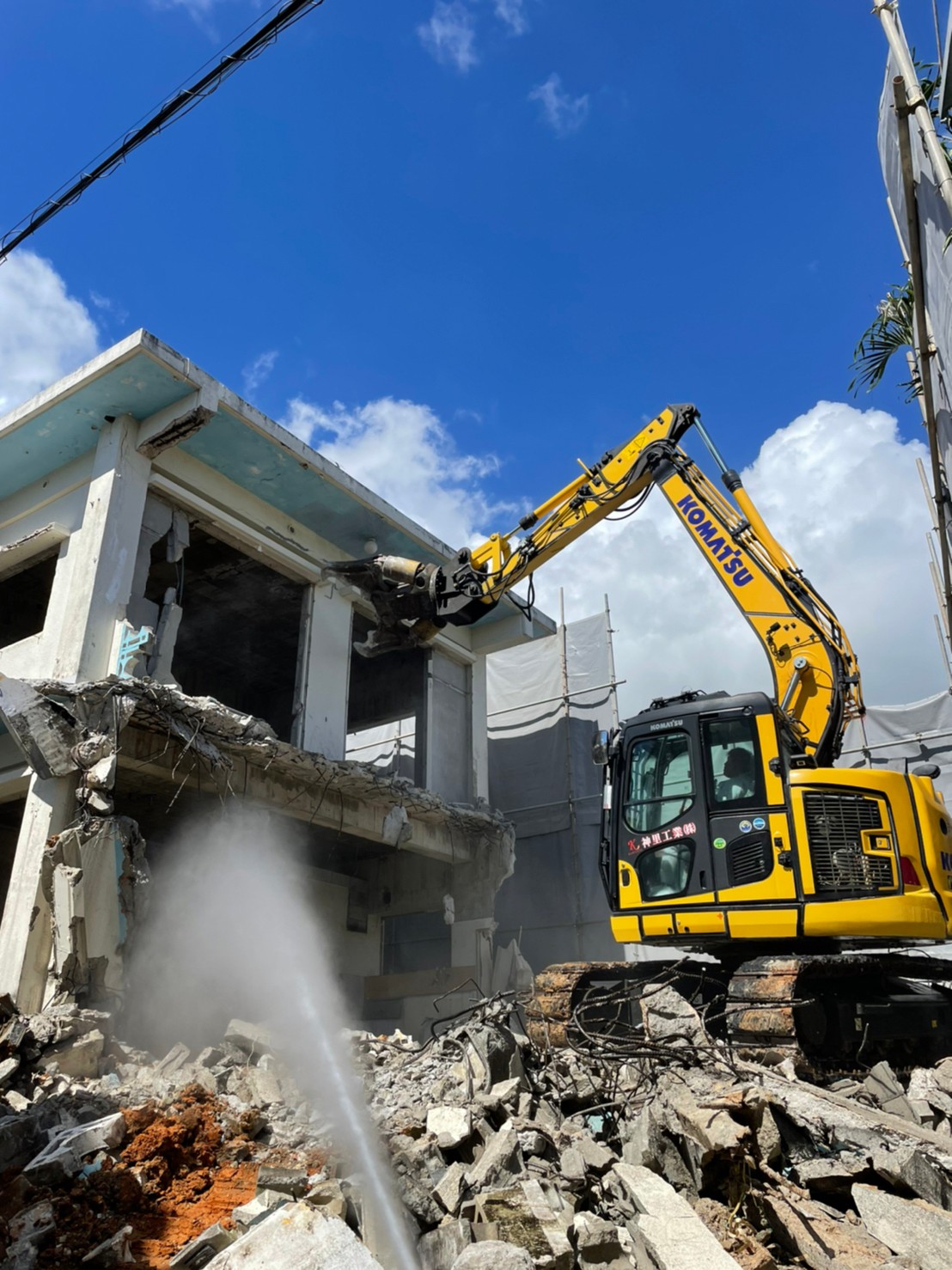 建物解体工事、内装解体工事、アスベスト調査、アスベスト除去工事 | アスベスト除去調査・住宅解体工事が安い沖縄業者 神里工業株式会社